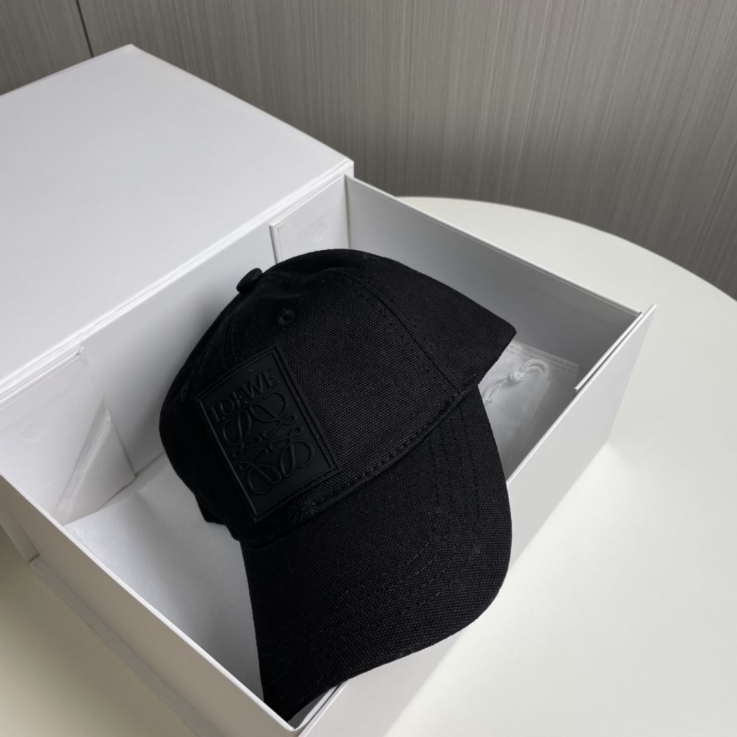 Loewe Caps